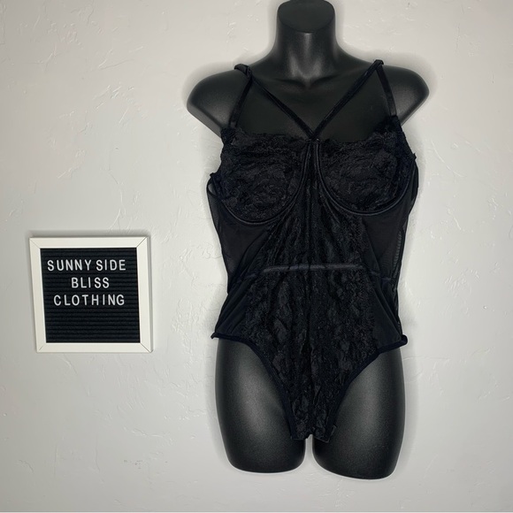 Fashion Nova Black Lace Mesh Lightweight Bodycon Bodysuit Size 2X - Picture 1 of 16